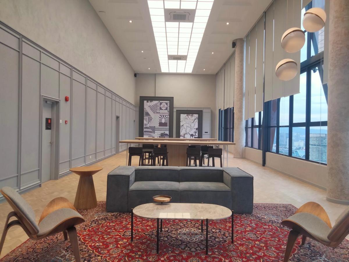 Scarletz Suites Klcc I Homebrickz 쿠알라룸푸르 외부 사진