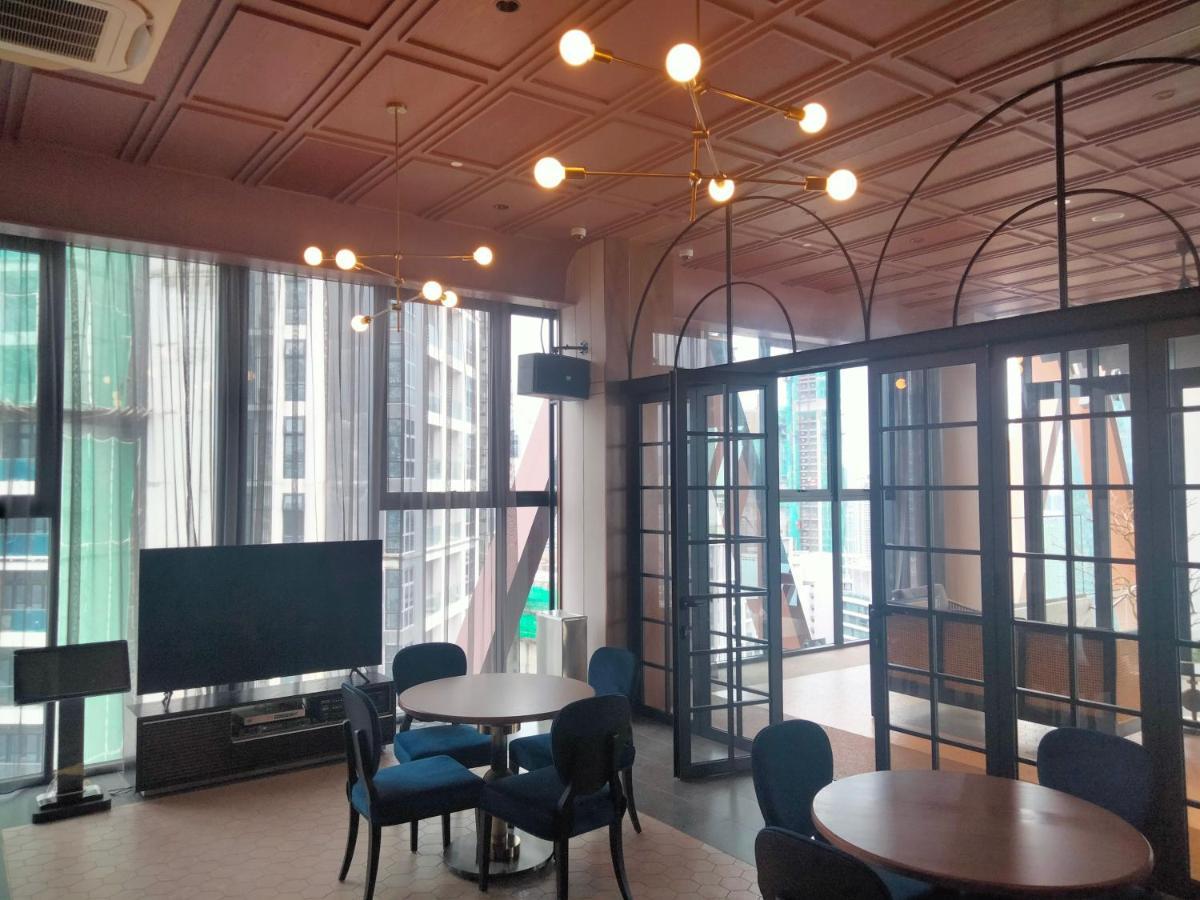 Scarletz Suites Klcc I Homebrickz 쿠알라룸푸르 외부 사진