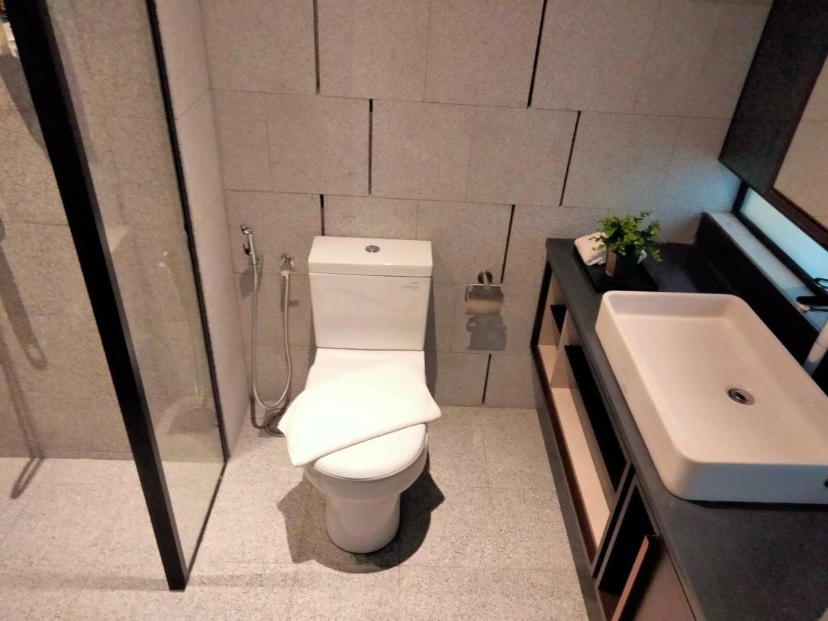 Scarletz Suites Klcc I Homebrickz 쿠알라룸푸르 외부 사진